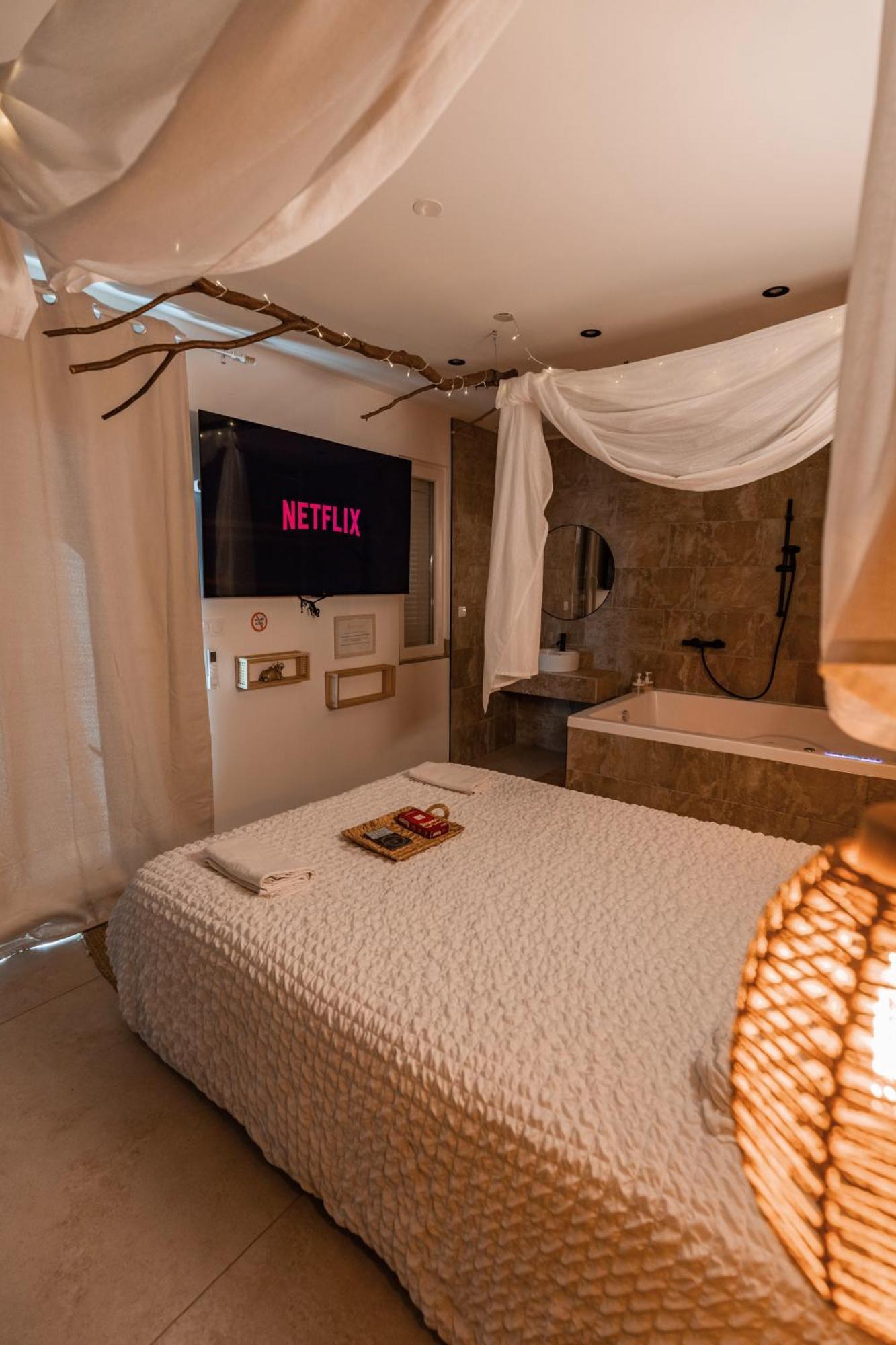 L'Experience Love Room Saint-Jean-Bonnefonds Екстер'єр фото
