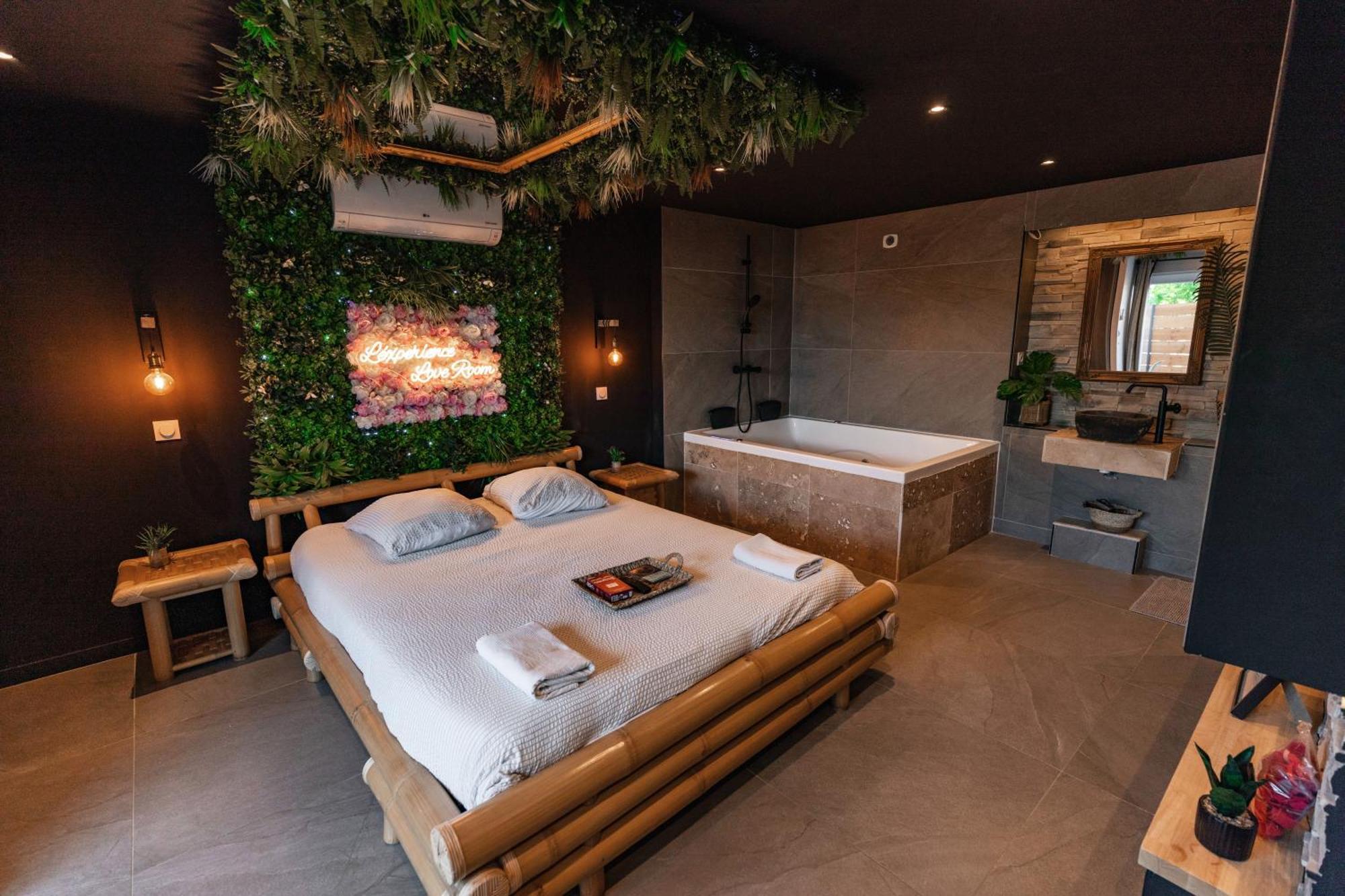 L'Experience Love Room Saint-Jean-Bonnefonds Екстер'єр фото